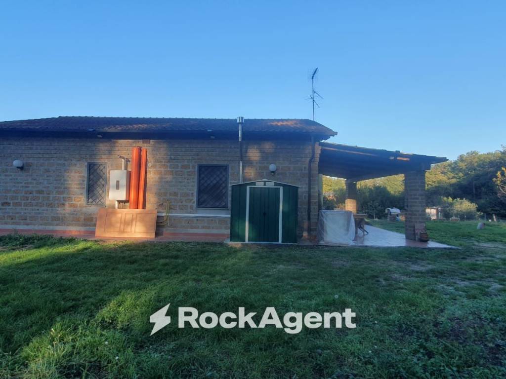 casa indipendente in vendita a Nepi