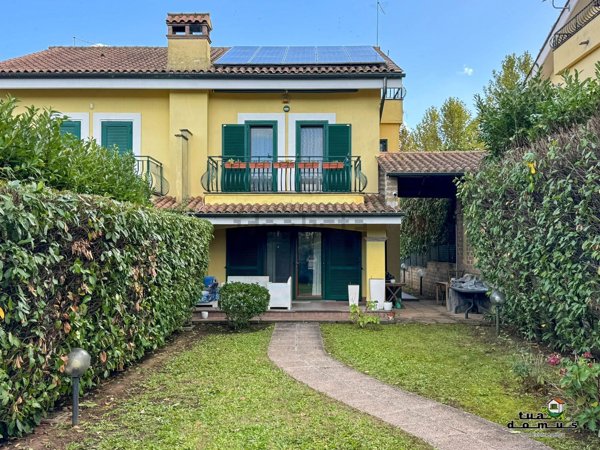 casa indipendente in vendita a Nepi