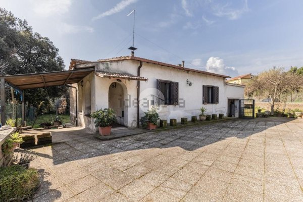 casa indipendente in vendita a Nepi