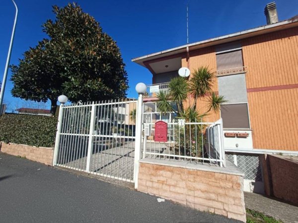 casa indipendente in vendita a Nepi