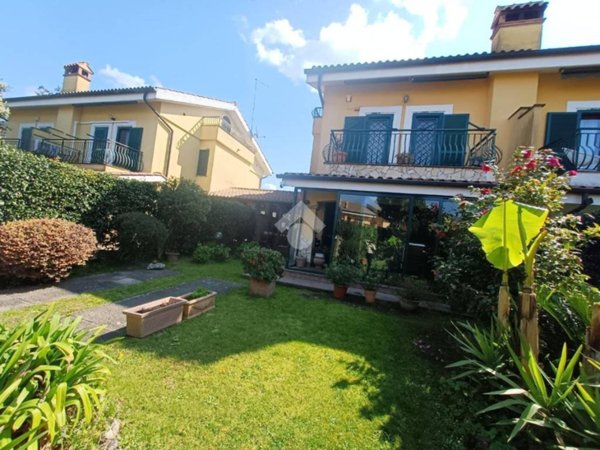 casa indipendente in vendita a Nepi