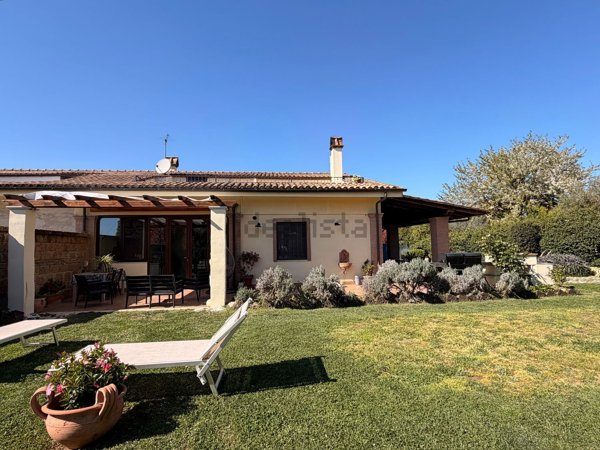 casa indipendente in vendita a Nepi