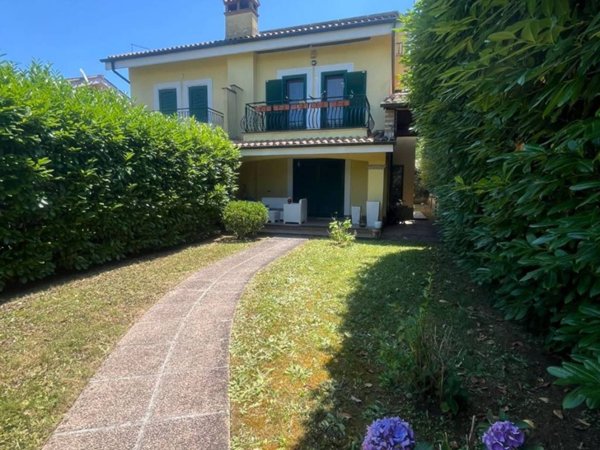 casa indipendente in vendita a Nepi