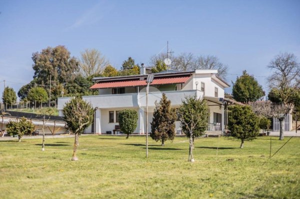 casa indipendente in vendita a Nepi