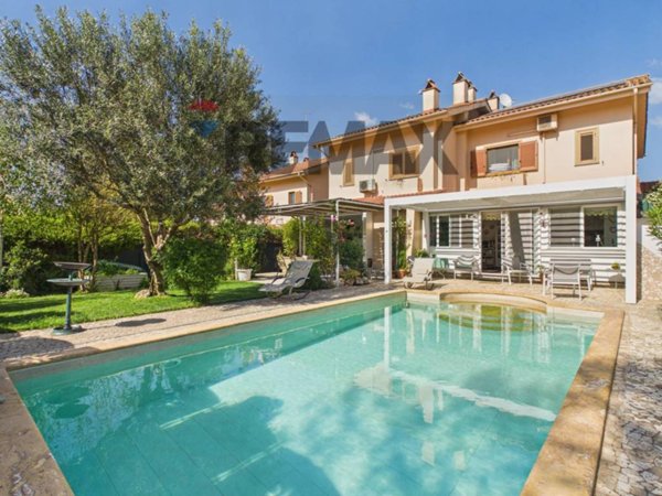 casa indipendente in vendita a Nepi