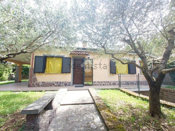 casa indipendente in vendita a Nepi