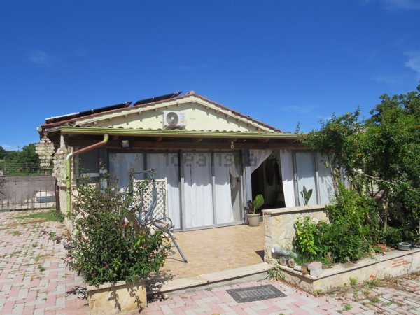 casa indipendente in vendita a Nepi