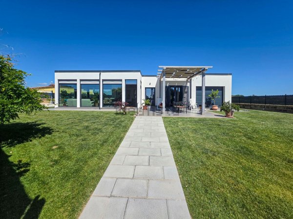 casa indipendente in vendita a Nepi