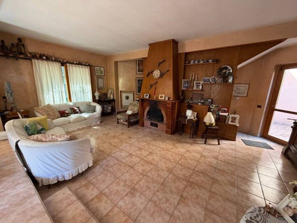 casa indipendente in vendita a Nepi