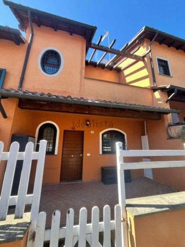 casa indipendente in vendita a Nepi