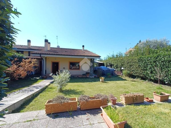 casa indipendente in vendita a Nepi