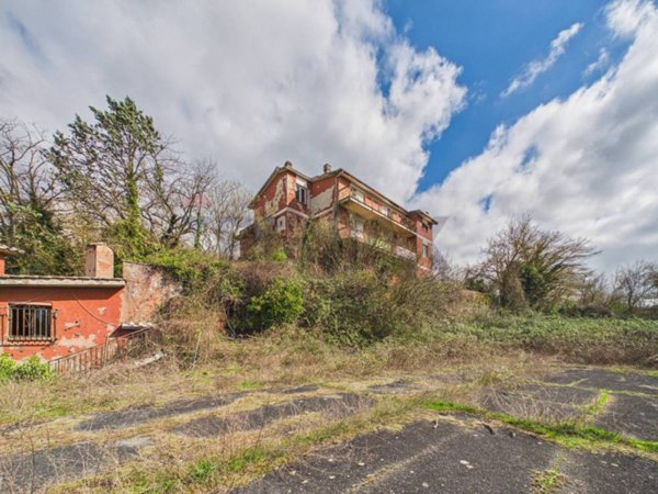 casa indipendente in vendita a Nepi