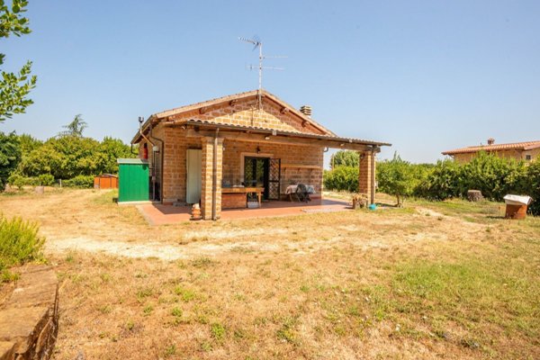 casa indipendente in vendita a Nepi