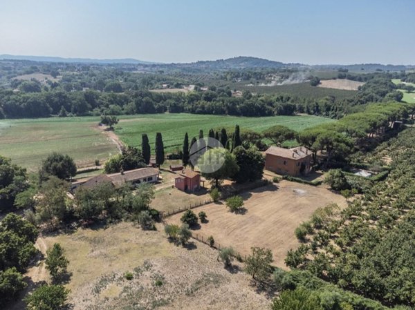 casa indipendente in vendita a Nepi
