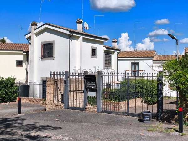 casa indipendente in vendita a Nepi