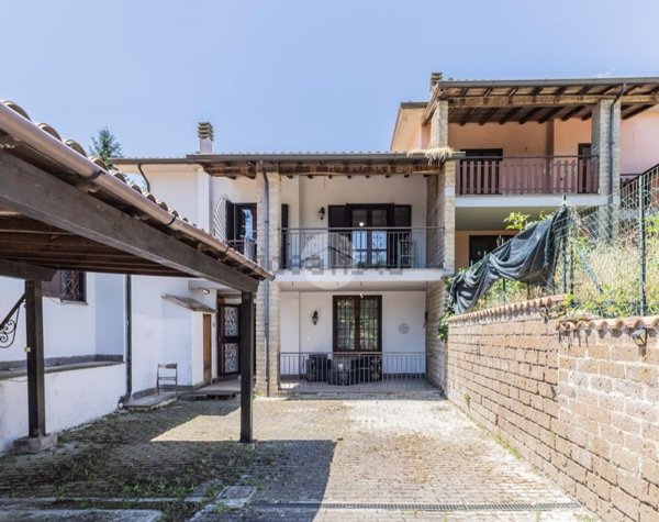 casa indipendente in vendita a Nepi