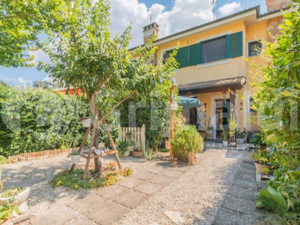 casa indipendente in vendita a Nepi