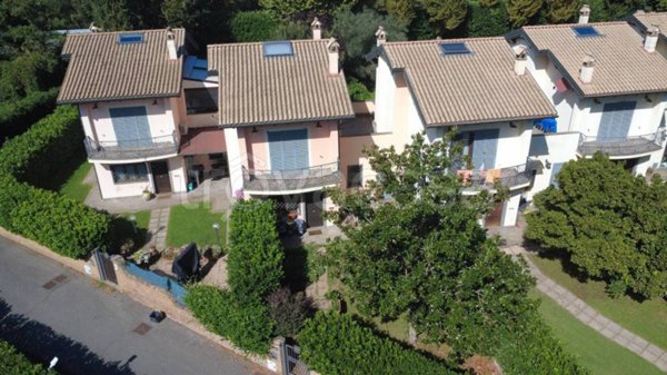 casa indipendente in vendita a Nepi