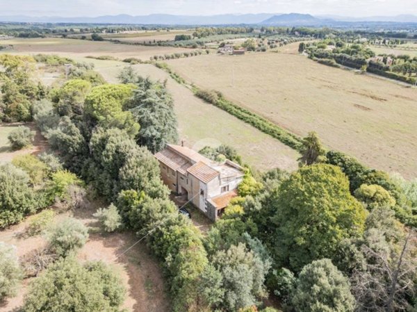 casa indipendente in vendita a Nepi