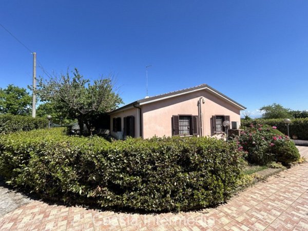 casa indipendente in vendita a Nepi