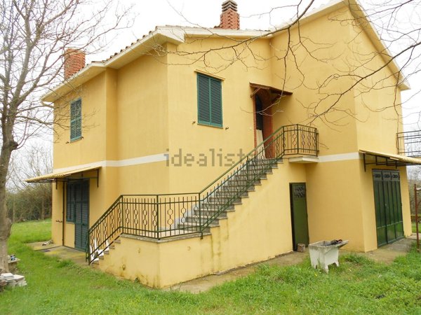 casa indipendente in vendita ad Onano