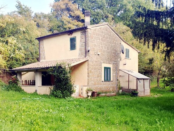 casa indipendente in vendita ad Onano