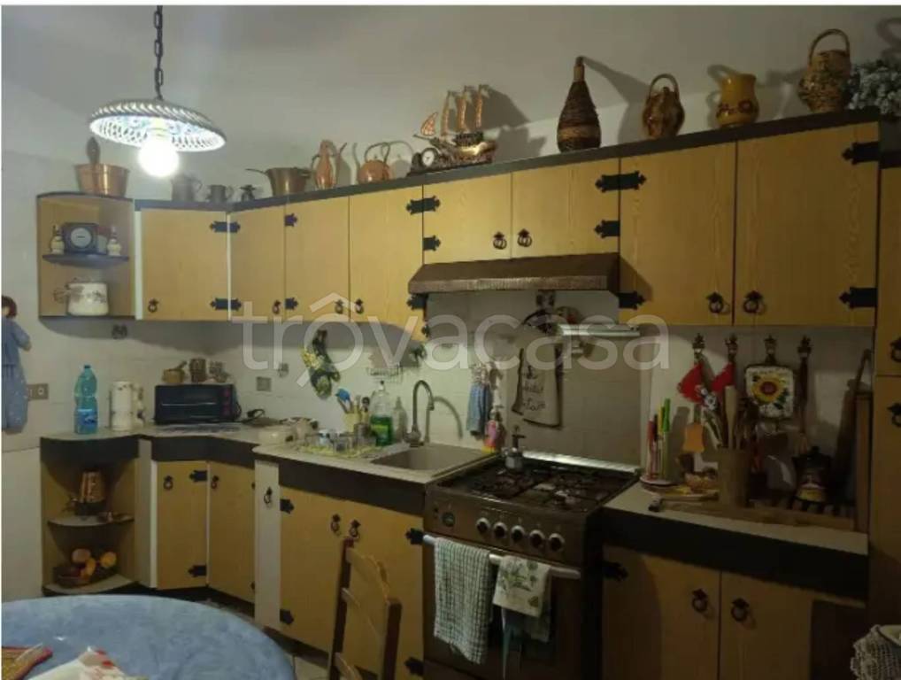 casa indipendente in vendita ad Onano