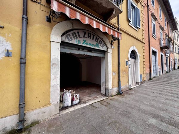 negozio in vendita ad Oriolo Romano