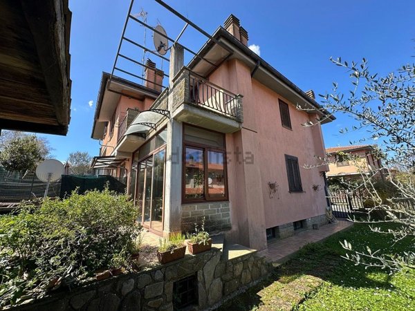 casa indipendente in vendita ad Oriolo Romano