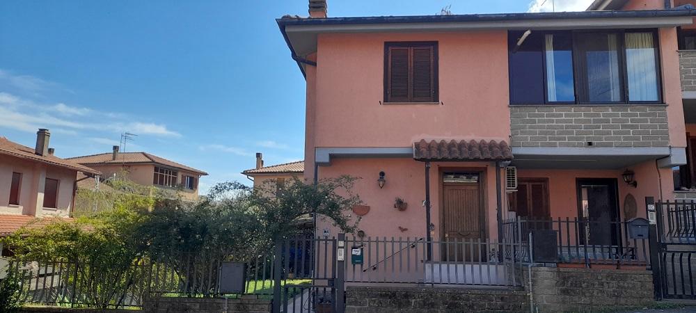 casa indipendente in vendita ad Oriolo Romano