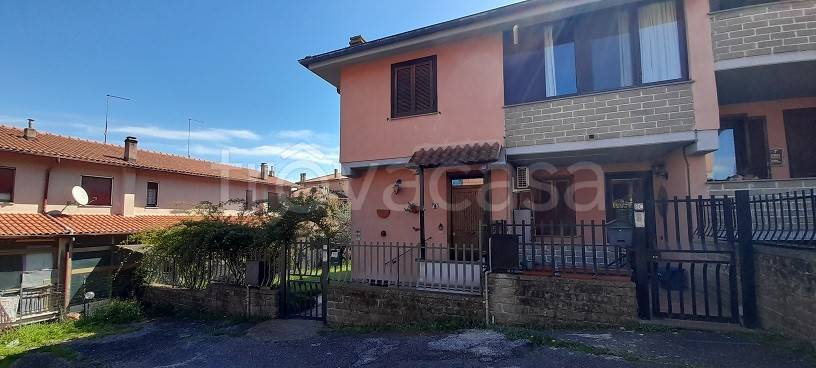 casa indipendente in vendita ad Oriolo Romano