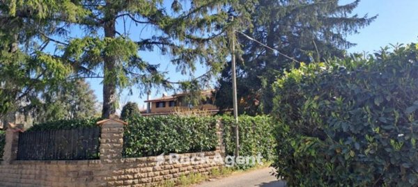 casa indipendente in vendita ad Oriolo Romano