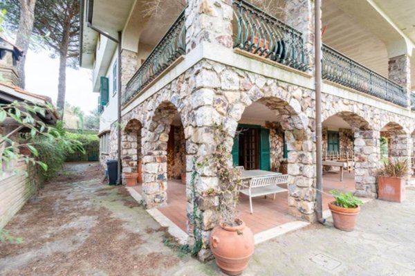 casa indipendente in vendita ad Oriolo Romano