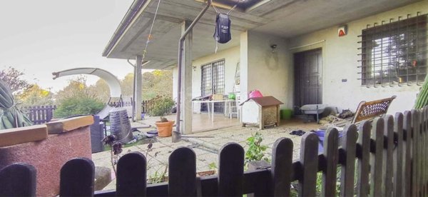 casa indipendente in vendita ad Oriolo Romano