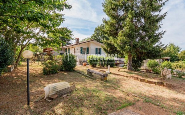 casa indipendente in vendita ad Oriolo Romano