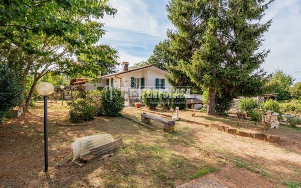 casa indipendente in vendita ad Oriolo Romano