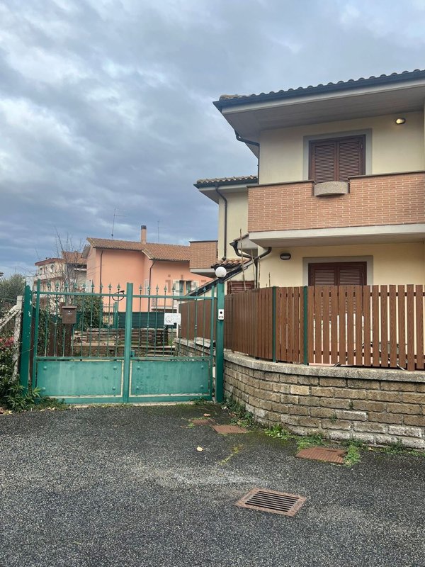pentavano in vendita ad Oriolo Romano