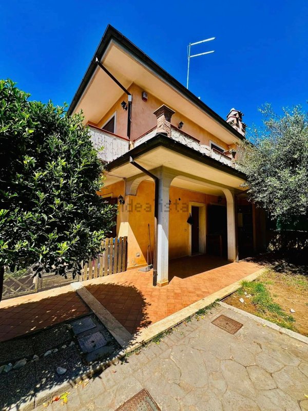 pentavano in vendita ad Oriolo Romano