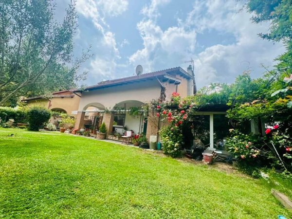 casa indipendente in vendita ad Oriolo Romano