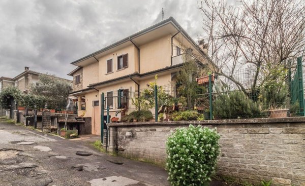 casa indipendente in vendita ad Oriolo Romano