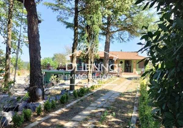 casa indipendente in vendita ad Oriolo Romano