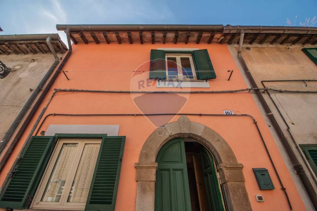 casa indipendente in vendita ad Oriolo Romano
