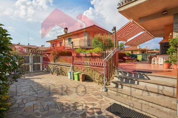 casa indipendente in vendita ad Oriolo Romano