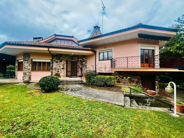 casa indipendente in vendita ad Oriolo Romano