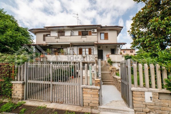 casa indipendente in vendita ad Oriolo Romano