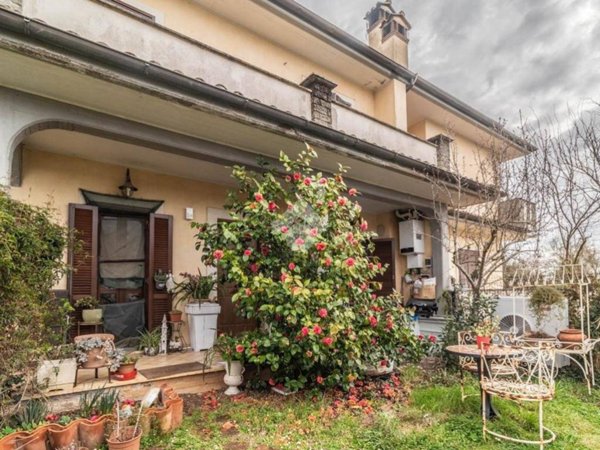 casa indipendente in vendita ad Oriolo Romano