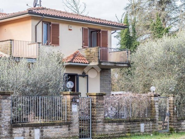 casa indipendente in vendita ad Oriolo Romano