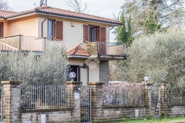 casa indipendente in vendita ad Oriolo Romano