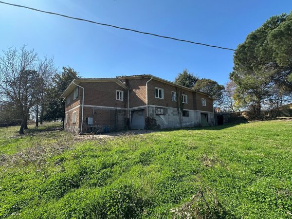 casa indipendente in vendita ad Oriolo Romano