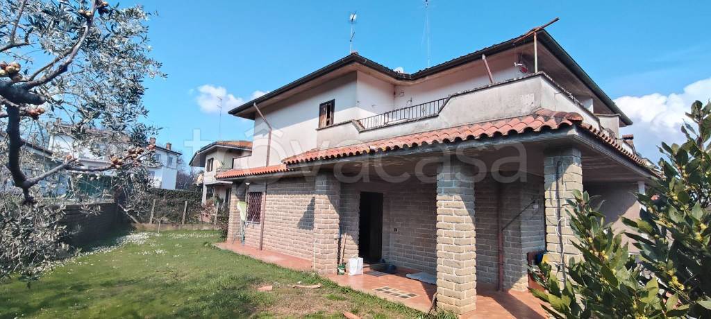 casa indipendente in vendita ad Oriolo Romano